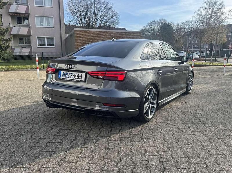 Gebraucht Audi A3 S-Line 190 PS (139 kW) 2018 Grau Limousine