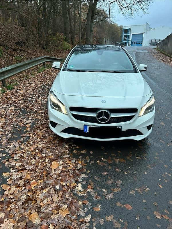 Gebraucht Mercedes CLA180 122 PS (89 kW) 2015 Weiß Limousine