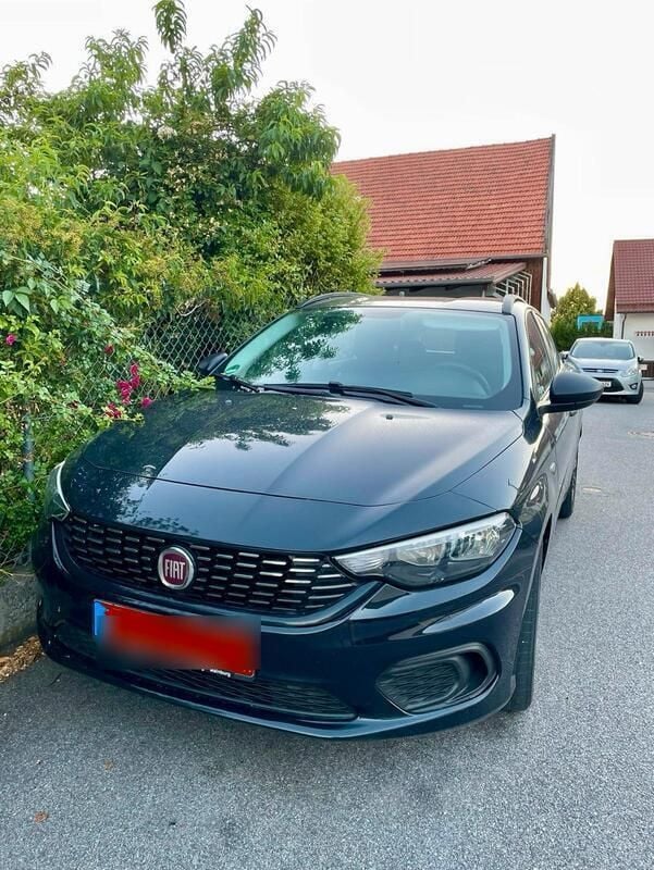 Schwarz Gebraucht 2018 Fiat Tipo Kombi | 8.490 € (Guter Preis) - Bild 1/4