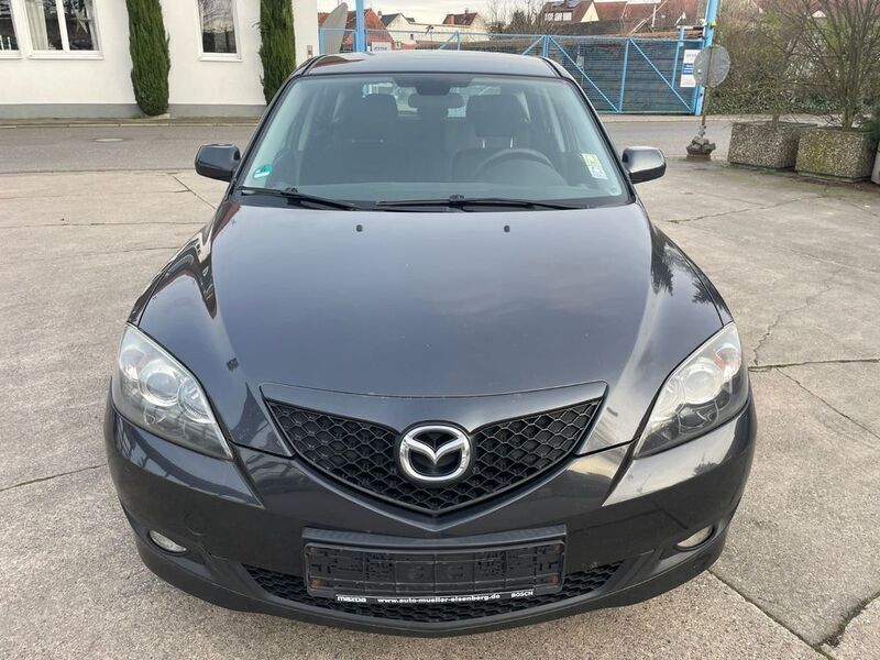Grau Gebraucht 2007 Mazda 3 Active Limousine | 2.999 € - Bild 1/4
