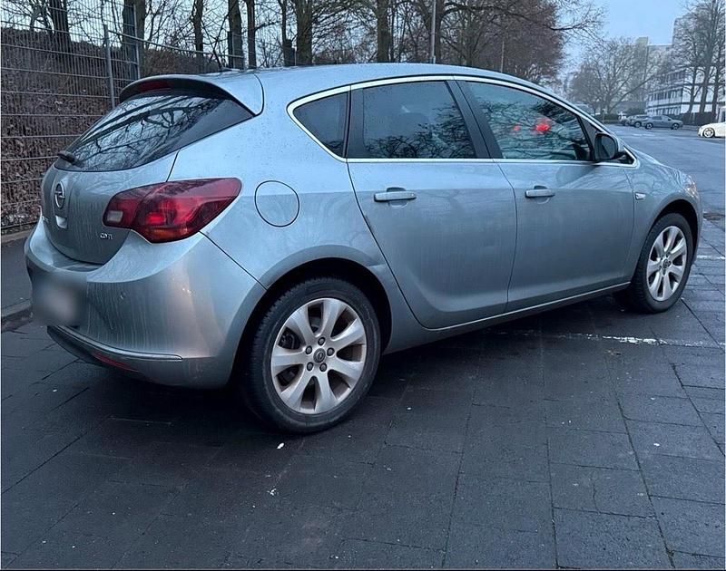 Gebraucht Opel Astra 130 PS (95 kW) 2013 Grau Limousine