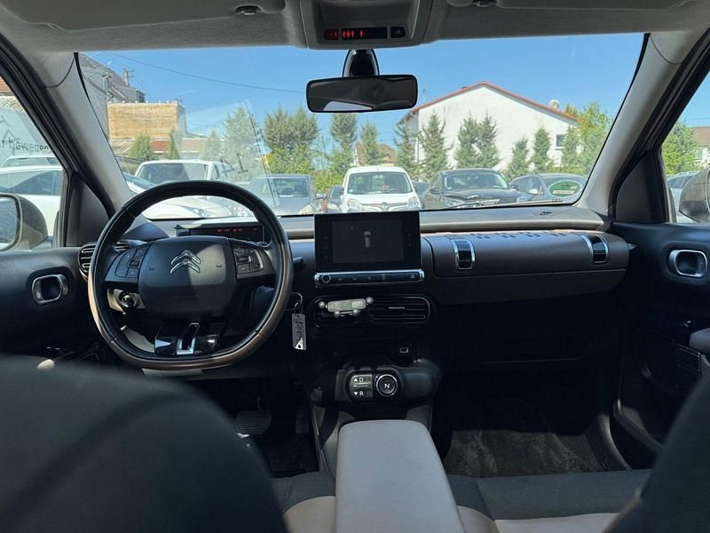 Second-hand Citroën C4 Shine 99 CP (72 kW) 2016 Alb SUV