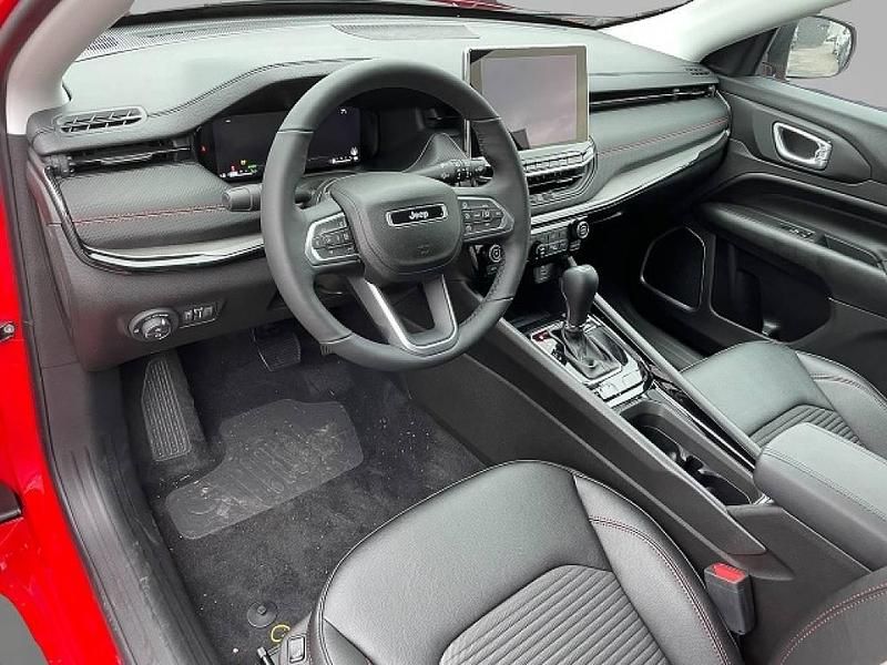 Gebraucht Jeep Compass Altitude 131 PS (96 kW) 2024 Rot SUV