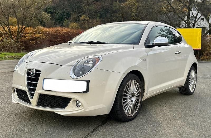 Weiß Gebraucht 2013 Alfa Romeo MiTo Kleinwagen | 6.500 € (Etwas zu teuer) - Bild 1/4