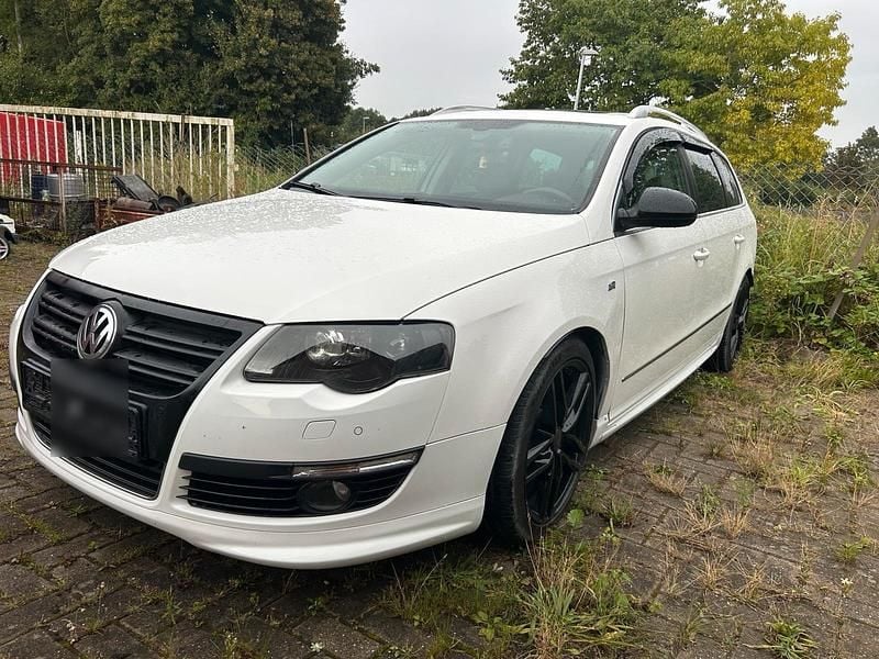 Weiß Gebraucht 2010 VW Passat R-line Kombi | 6.300 € (Teuer) - Bild 1/4