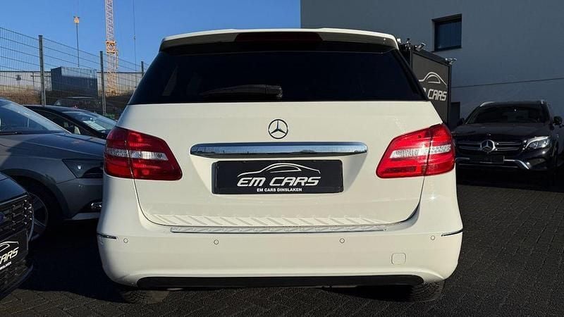Gebraucht Mercedes B180 109 PS (80 kW) 2012 Weiß Van / Kleinbus
