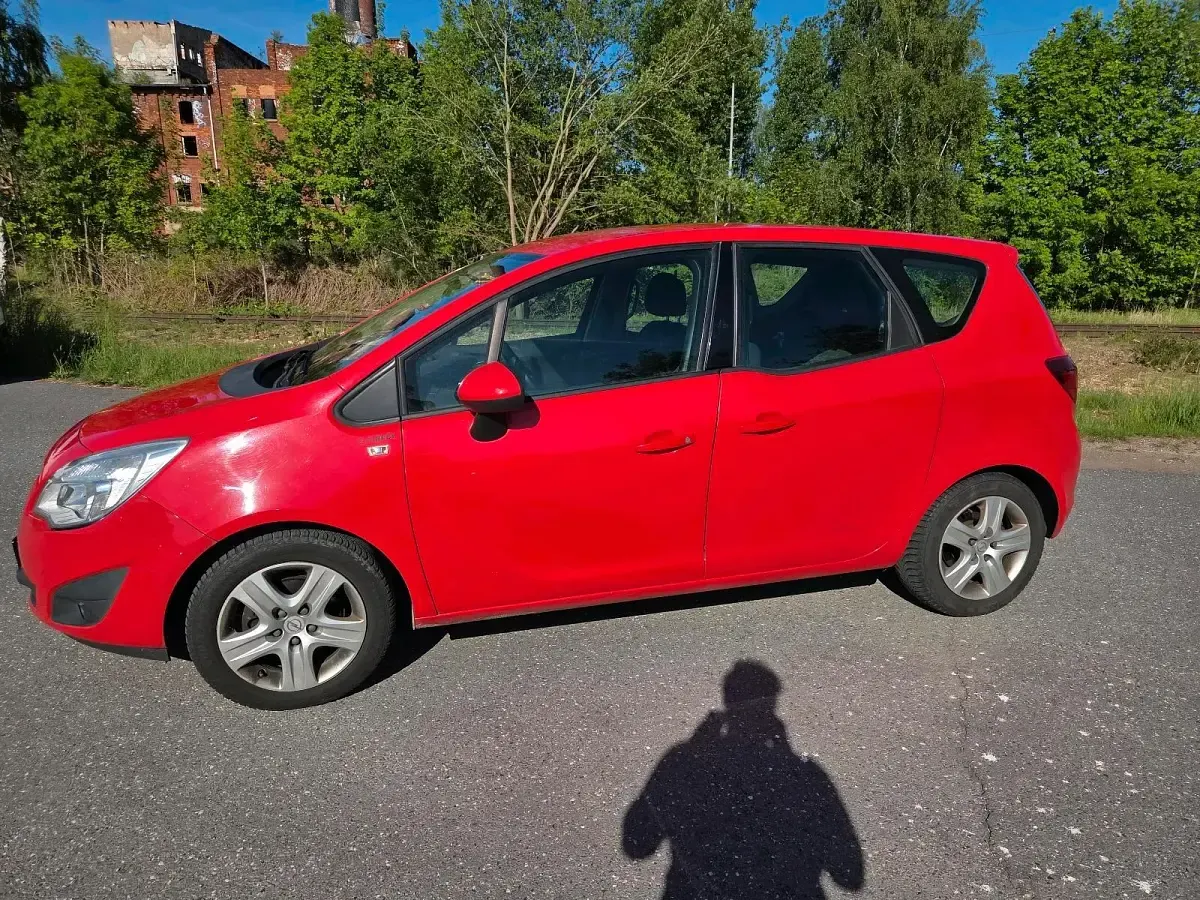 Gebraucht Opel Meriva Eco 124 PS (91 kW) 2011 Rot Van / Kleinbus