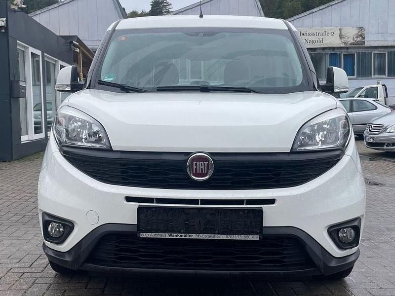 Weiß Gebraucht 2017 Fiat Doblò Pop Van / Kleinbus | 9.400 € (Fairer Preis) - Bild 1/4