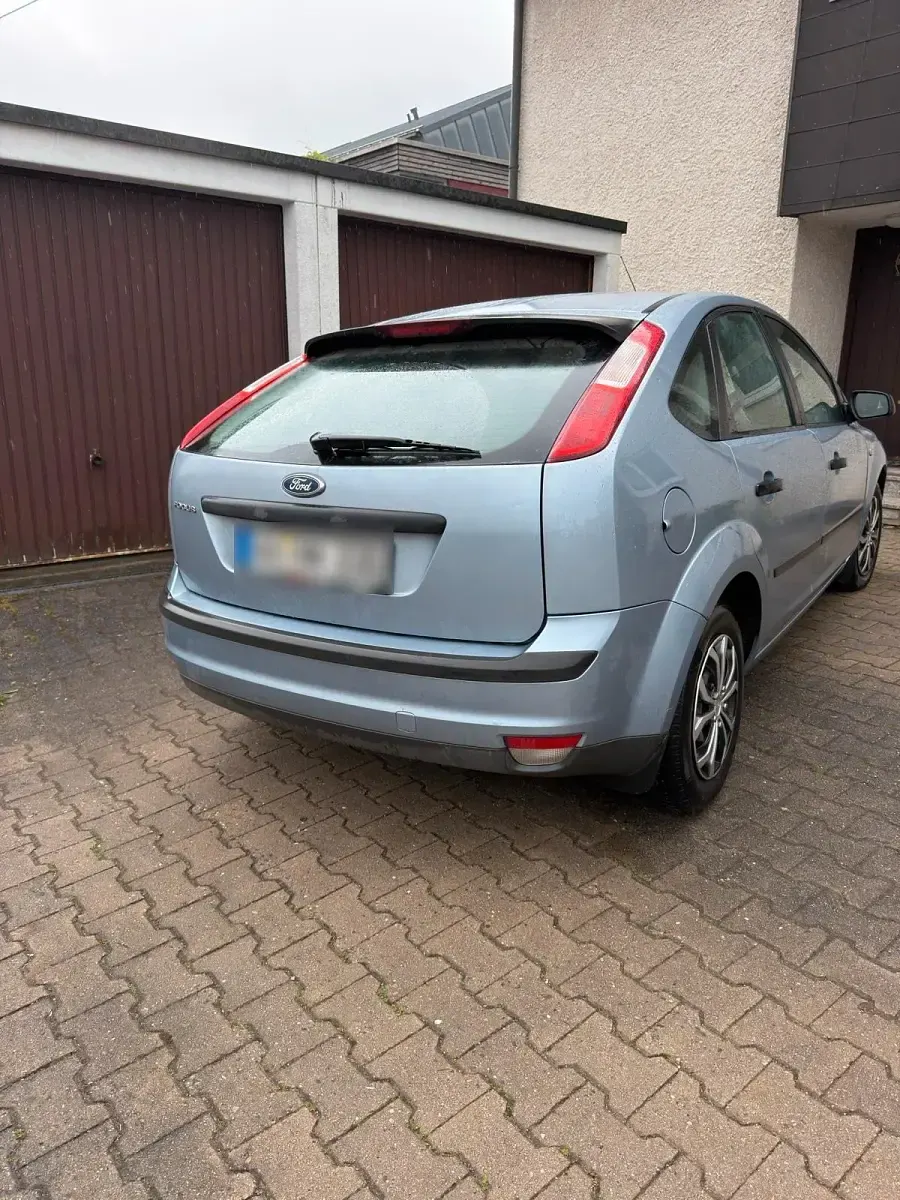 Gebraucht Ford Focus 115 PS (84 kW) 2006 Blau Kleinwagen
