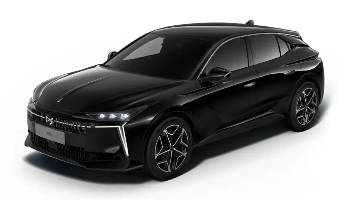 Neu DS Automobiles DS4 145 PS (106 kW) 2026 Schwarz Limousine