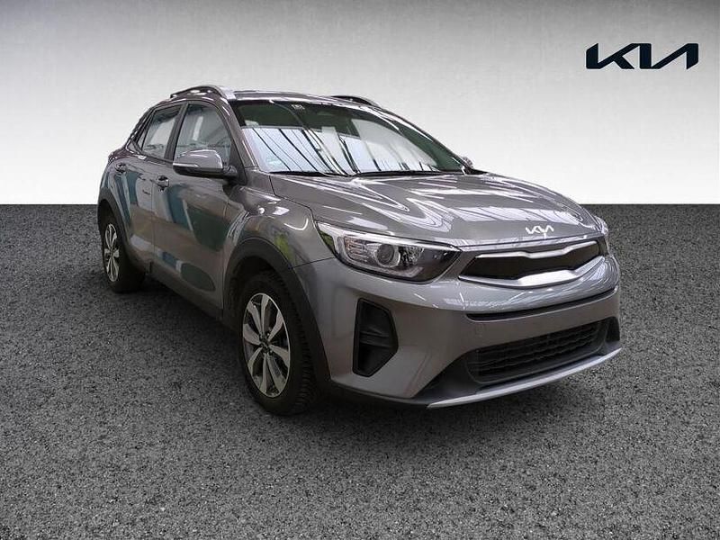 Gebraucht Kia Stonic Vision 101 PS (74 kW) 2025 M7g astrograu met SUV