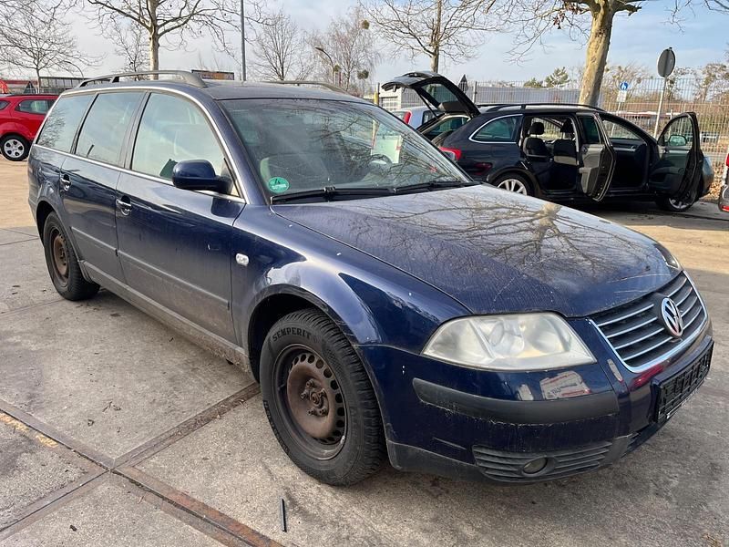 Second-hand VW Passat 116 CP (85 kW) 2003 Albastru Break