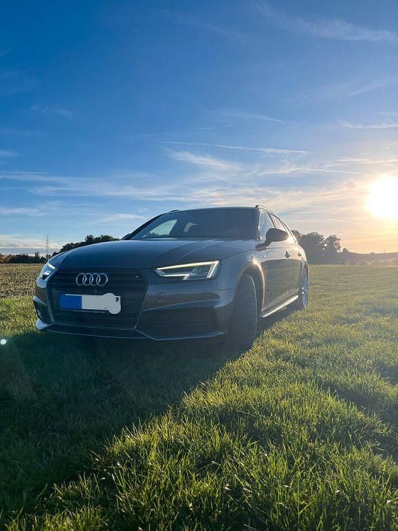 Grau Gebraucht 2018 Audi A4 Sport Kombi | 17.850 € (Fairer Preis) - Bild 1/4