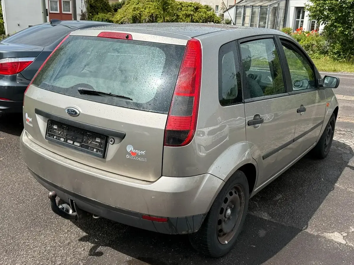 Gebraucht Ford Fiesta 69 PS (50 kW) 2002 Grau Kleinwagen