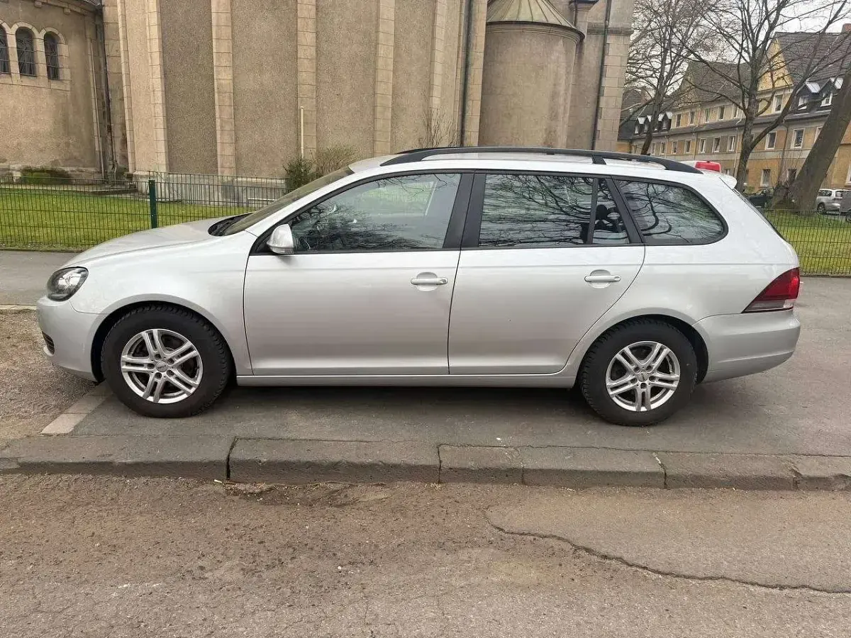Gebraucht VW Golf VI Comfortline 102 PS (75 kW) 2010 Grau Kleinwagen