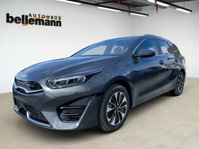 Gebraucht Kia Ceed 141 PS (103 kW) 2022 Andere farbe Kleinwagen