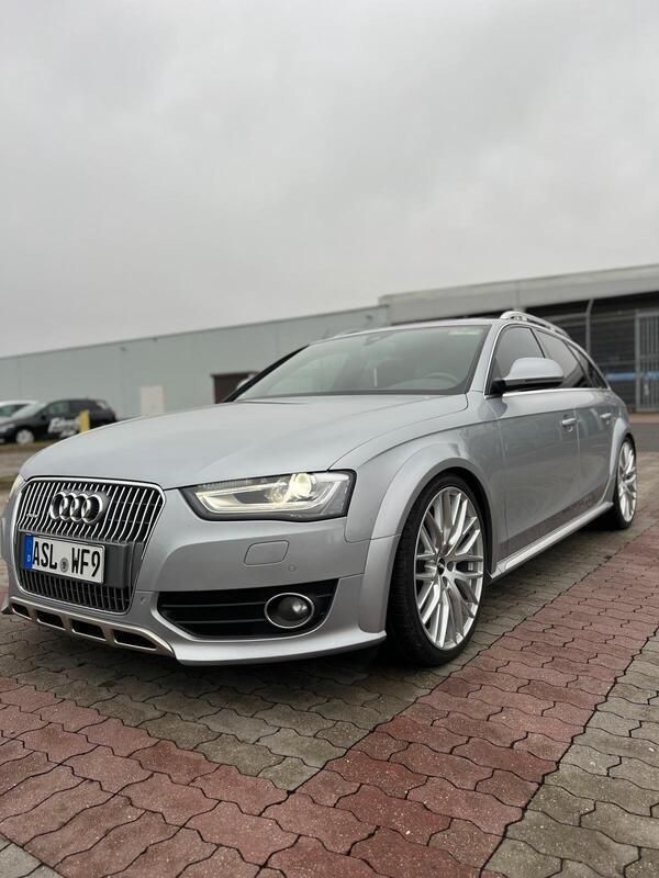 Silber Gebraucht 2015 Audi A4 Allroad Comfort Kombi | 23.000 € (Teuer) - Bild 1/4