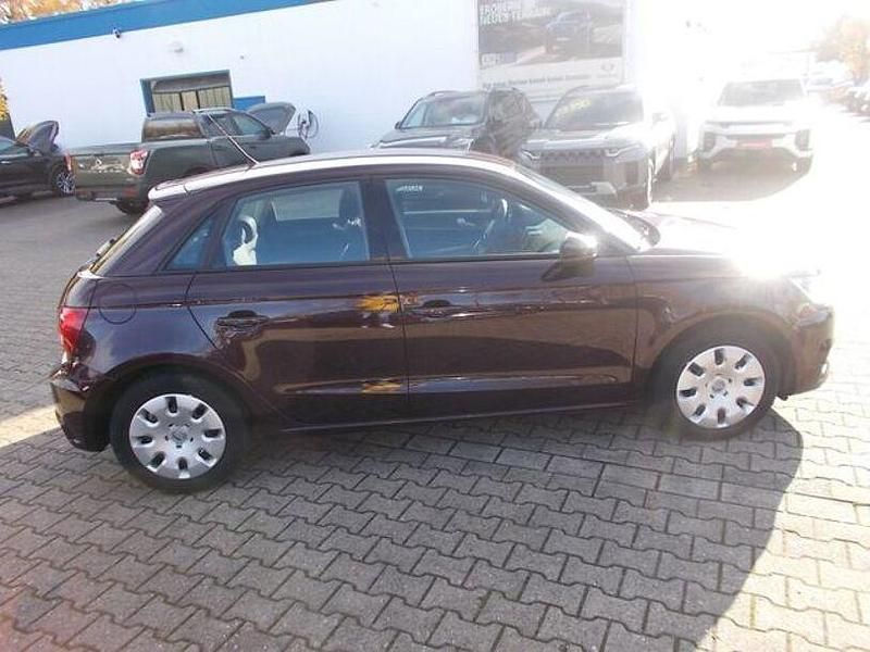 Gebraucht Audi A1 Sport 95 PS (69 kW) 2016 Rot Limousine