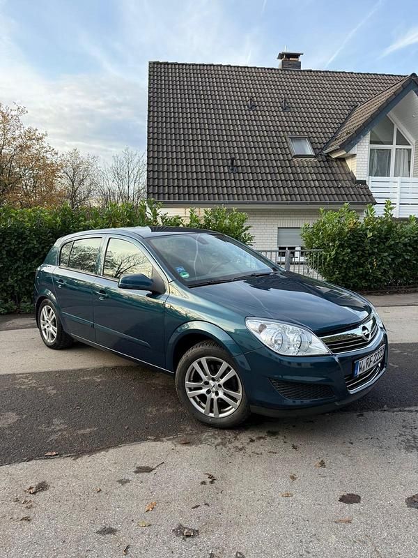 Blau Gebraucht 2007 Opel Astra Kleinwagen | 3.500 € (Etwas zu teuer) - Bild 1/4
