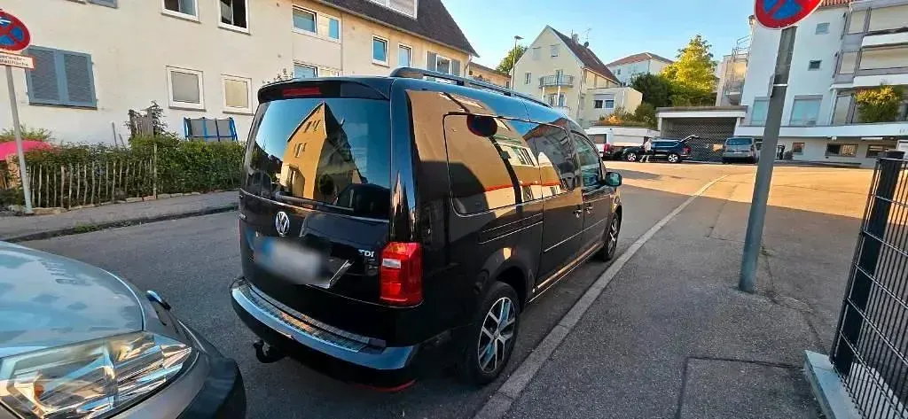 Gebraucht VW Caddy Maxi Comfortline 102 PS (75 kW) 2016 Violett Van / Kleinbus