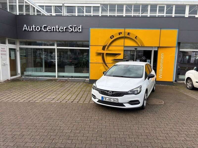 Weiß Gebraucht 2021 Opel Astra Edition Limousine | 16.999 € (Fairer Preis) - Bild 1/4