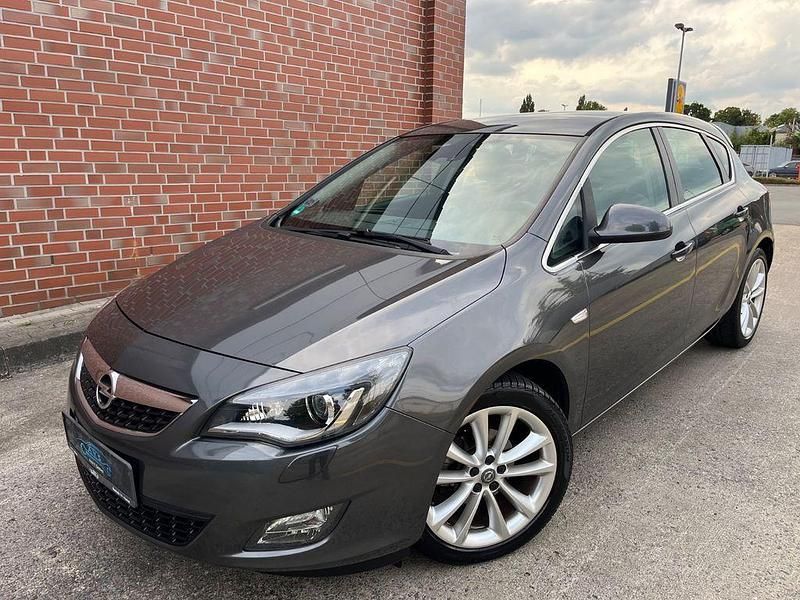 Grau Gebraucht 2010 Opel Astra Cosmo Kombi | 5.500 € (Fairer Preis) - Bild 1/4