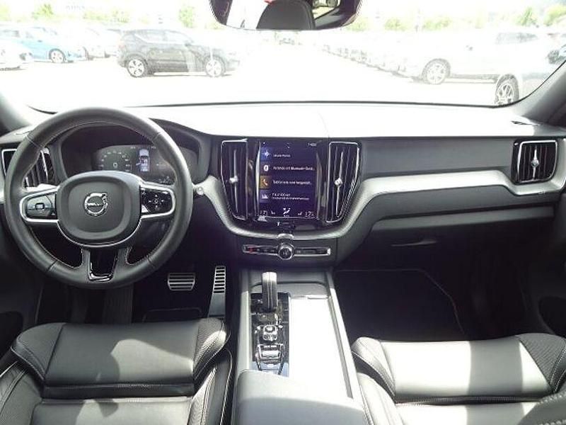 Gebraucht Volvo XC60 R-Design 341 PS (250 kW) 2021 Crystal white / metallic perl SUV