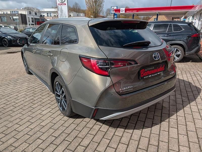 Gebraucht Toyota Corolla 122 PS (89 kW) 2019 Grün Kombi