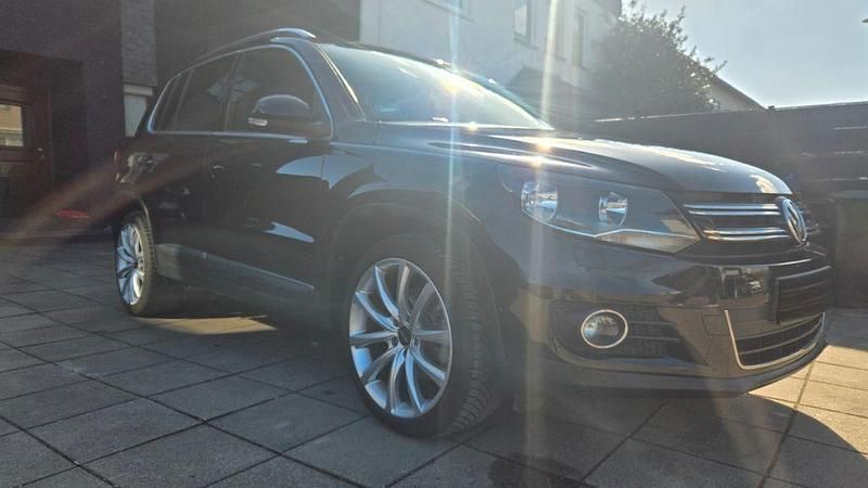 Gebraucht VW Tiguan LOUNGE 125 PS (91 kW) 2016 Schwarz SUV