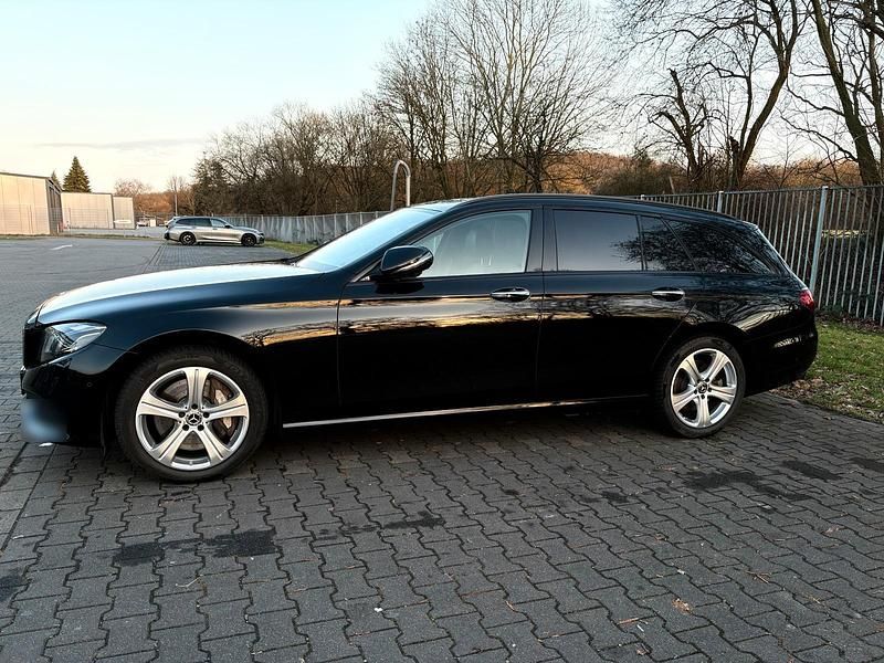 Gebraucht Mercedes E350 258 PS (189 kW) 2017 Schwarz Kombi