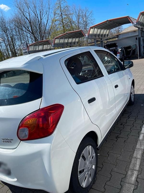 Gebraucht Mitsubishi Space Star 80 PS (58 kW) 2013 Weiß Van / Kleinbus