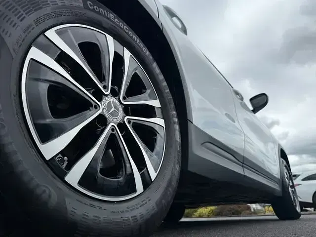 Gebraucht Mercedes GLA200 Style 150 PS (110 kW) 2023 Weiß SUV