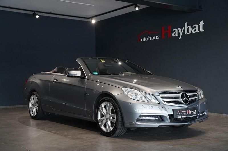 Silber Gebraucht 2011 Mercedes E250 Cabrio | 8.450 € - Bild 1/4