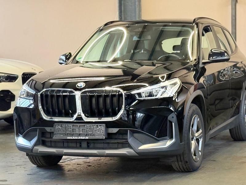 Schwarz Gebraucht 2023 BMW X1 Sport Line SUV | 27.500 € - Bild 1/4