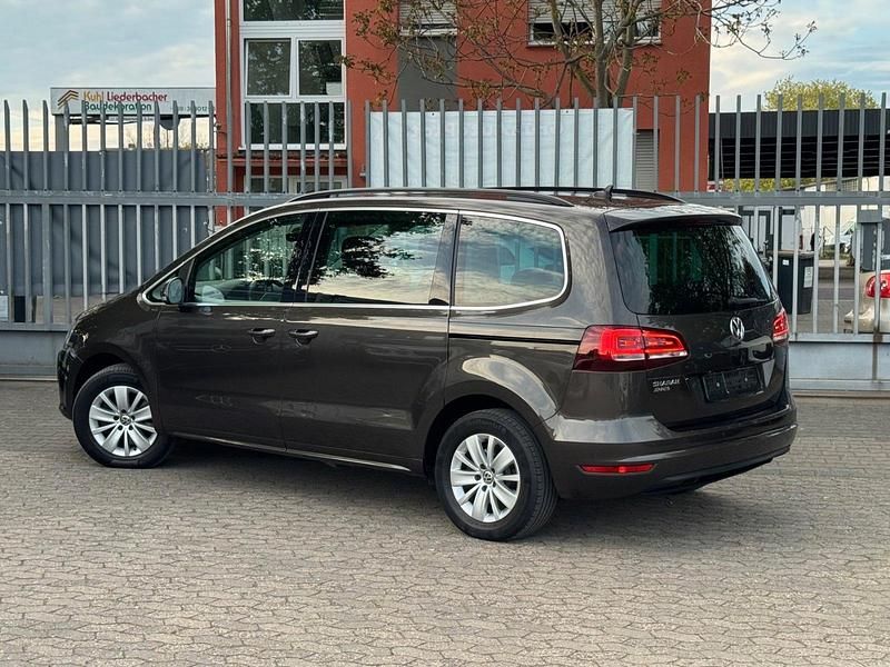 Second-hand VW Sharan 150 CP (110 kW) 2020 Maro Monovolum