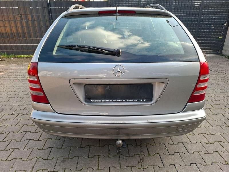 Gebraucht Mercedes C220 Classic 143 PS (105 kW) 2002 Limousine