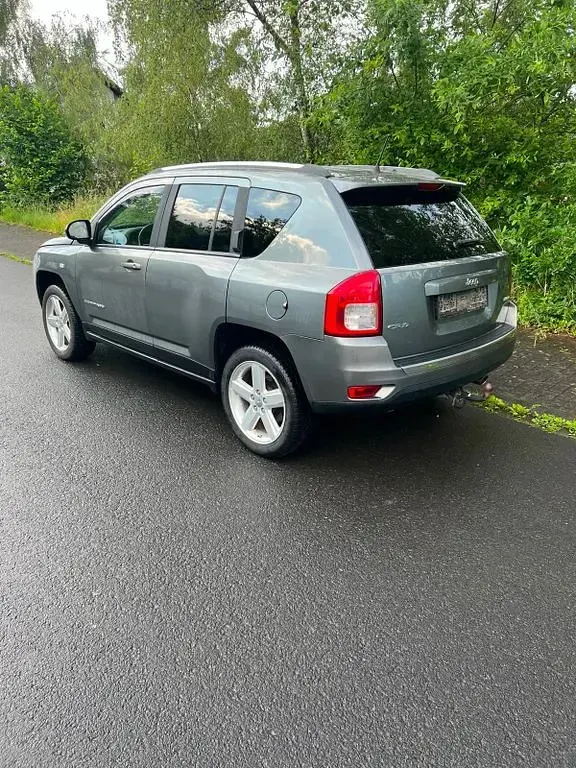 Gebraucht Jeep Compass Limited 163 PS (119 kW) 2012 Grau SUV