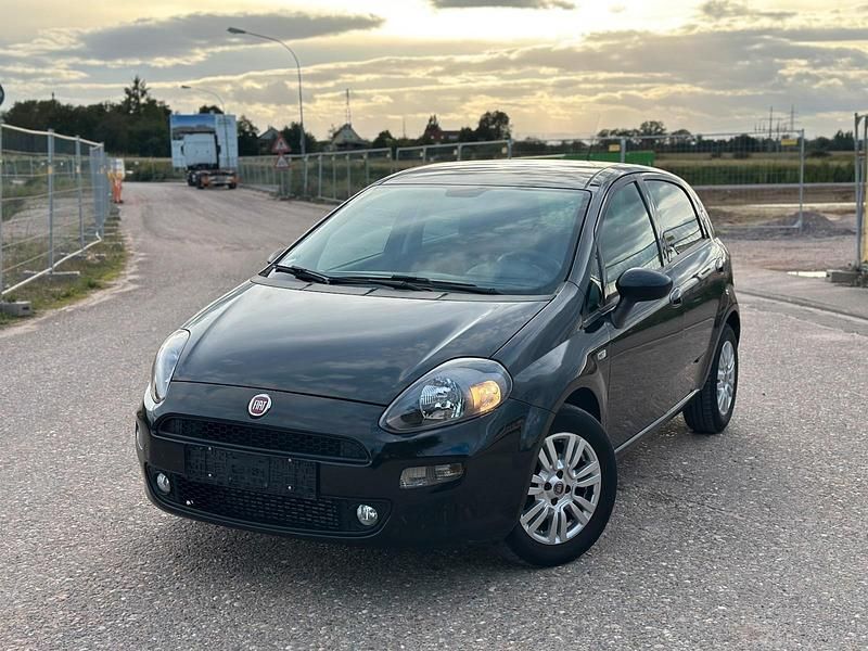 Schwarz Gebraucht 2016 Fiat Punto Kleinwagen | 6.890 € (Fairer Preis) - Bild 1/4