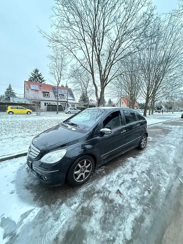 Schwarz Gebraucht 2007 Mercedes B180 Van / Kleinbus | 1.990 € (Guter Preis) - Bild 1/4