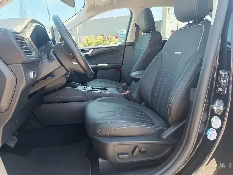 Używany Ford Kuga Vignale 224 KM (164 kW) 2021 Czarny SUV