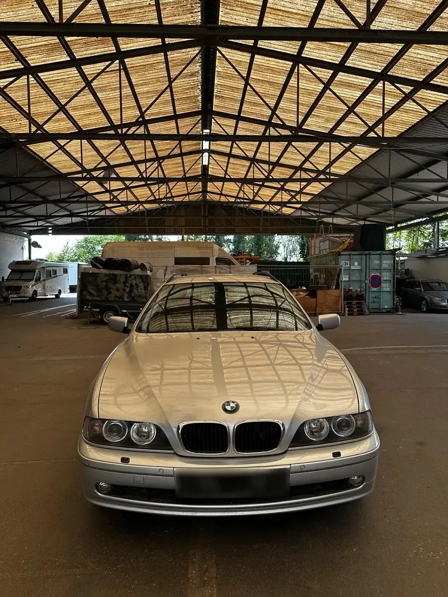 Gebraucht BMW 520 170 PS (125 kW) 2002 Silber Kombi