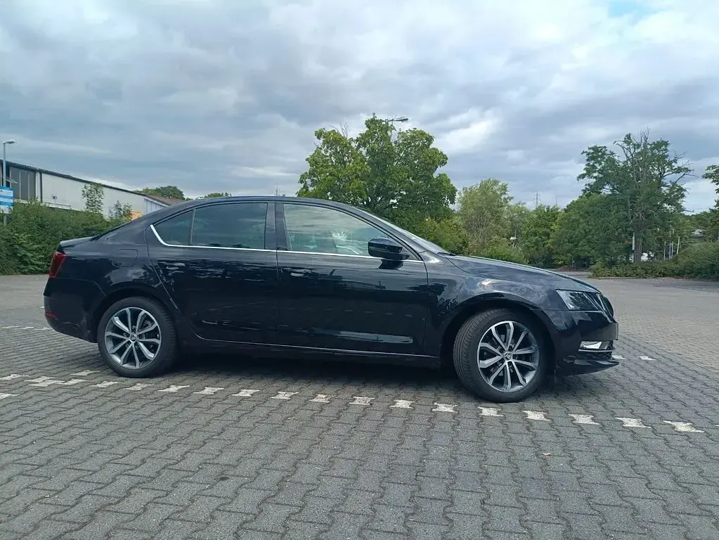 Gebraucht Skoda Octavia Active 116 PS (85 kW) 2019 Schwarz Limousine