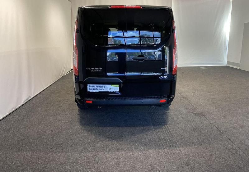 Gebraucht Ford Transit Custom Trend 131 PS (96 kW) 2019 Iridiumschwarz metallic Van / Kleinbus