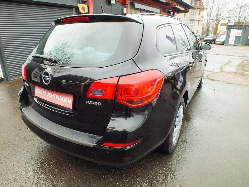 Gebraucht Opel Astra 140 PS (102 kW) 2011 Schwarz Kombi