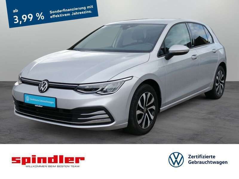 Reflexsilber metallic Gebraucht 2022 VW Golf VIII Active Limousine | 21.880 € (Fairer Preis) - Bild 1/2
