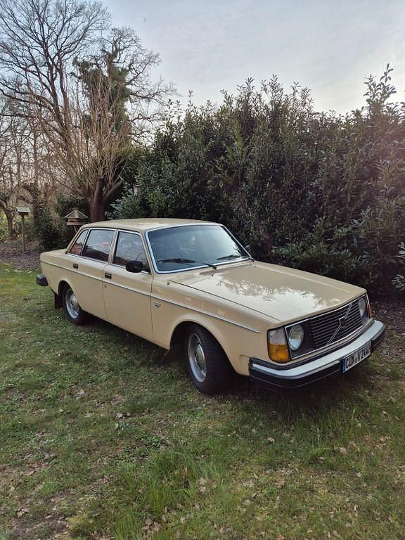 Gebraucht Volvo 244 101 PS (74 kW) 1977 Beige Limousine