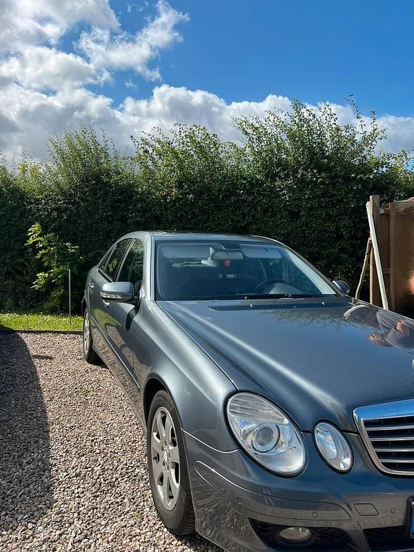 Gebraucht Mercedes E200 136 PS (100 kW) 2009 Grau Limousine