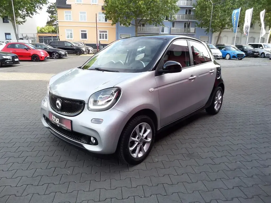 Gebraucht Smart ForFour Passion 71 PS (52 kW) 2015 Silber Kleinwagen