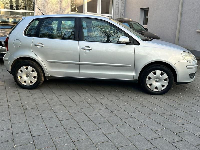 Gebraucht VW Polo Comfortline 75 PS (55 kW) 2006 Reflexsilber Kleinwagen