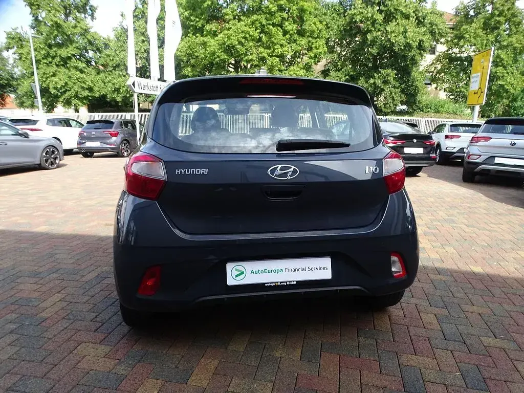Gebraucht Hyundai i10 67 PS (49 kW) 2023 Grau Kleinwagen